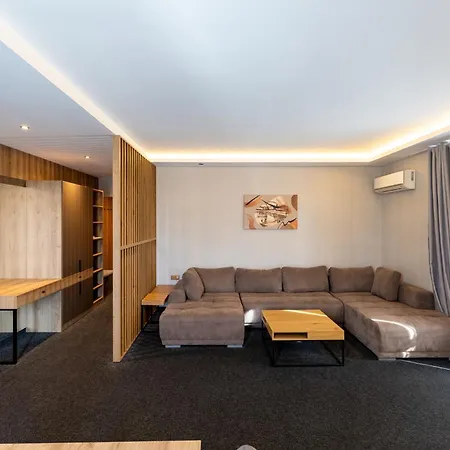 Avenue Hotel 3*