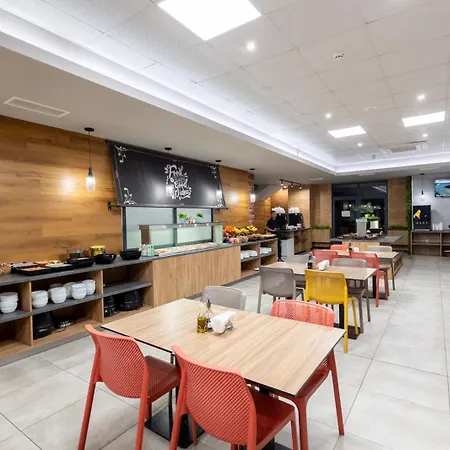 Отель Avenue 3*